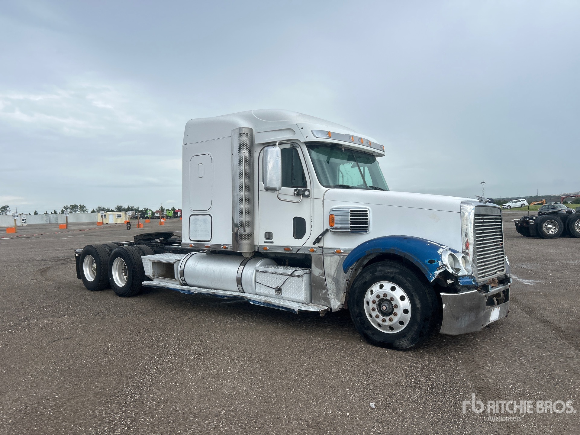 2007 Freightliner Coronado 132