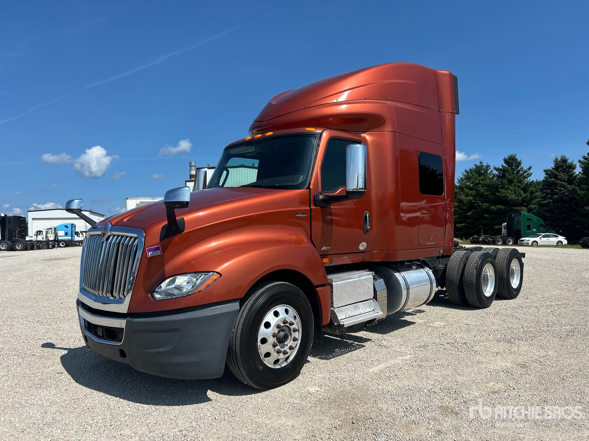 Photo of 2018 International LT625