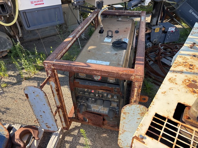 2014 Lincoln 46 A Skid-Mounted Stick Engine Driven Welder