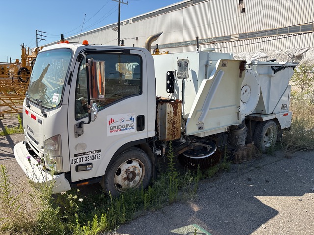 2019 Tymco DST-4 on 2019 Isuzu NQR Sweeper Truck (Inoperable)