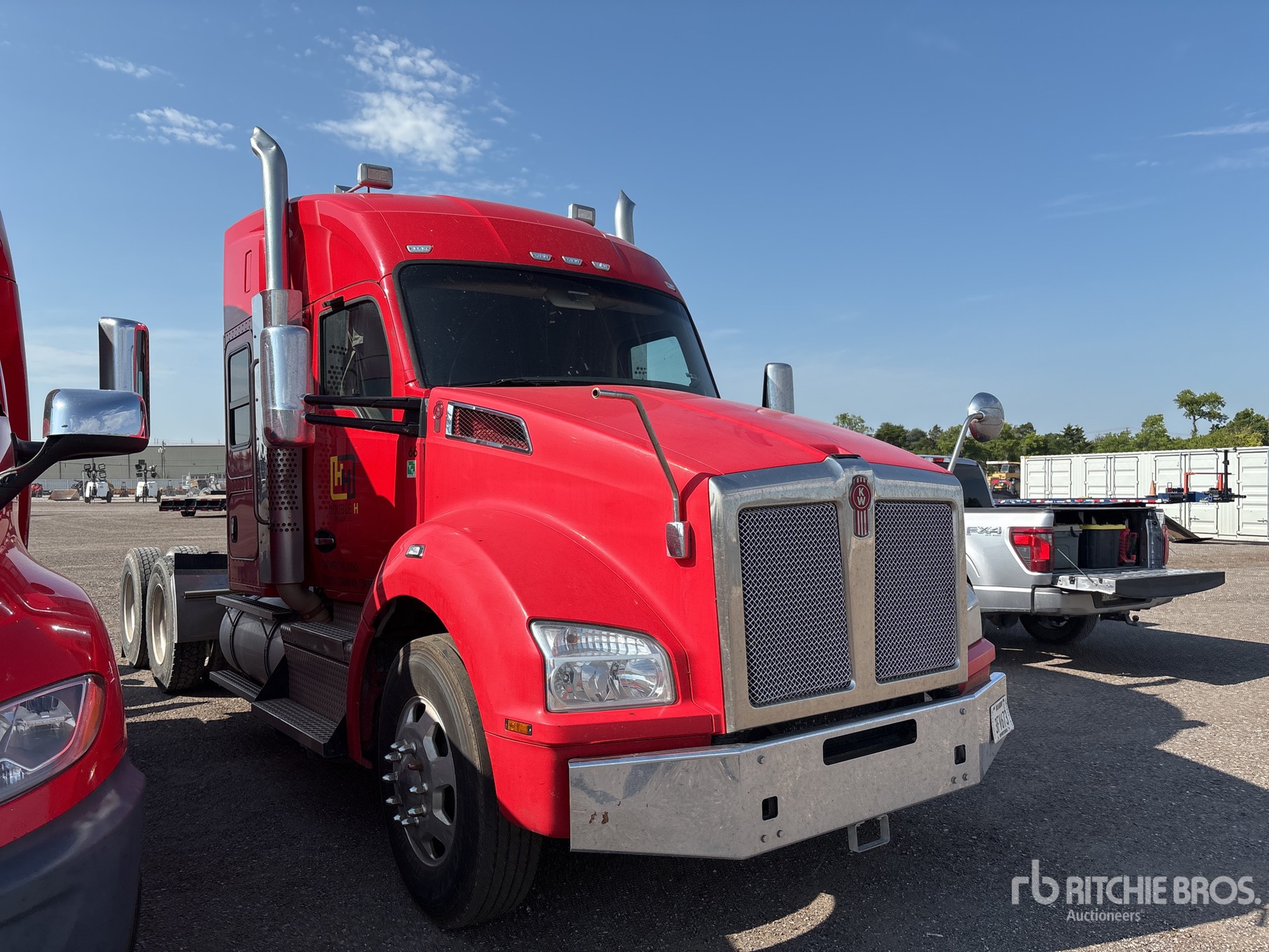 General Appearance with Picture, Right Front Corner