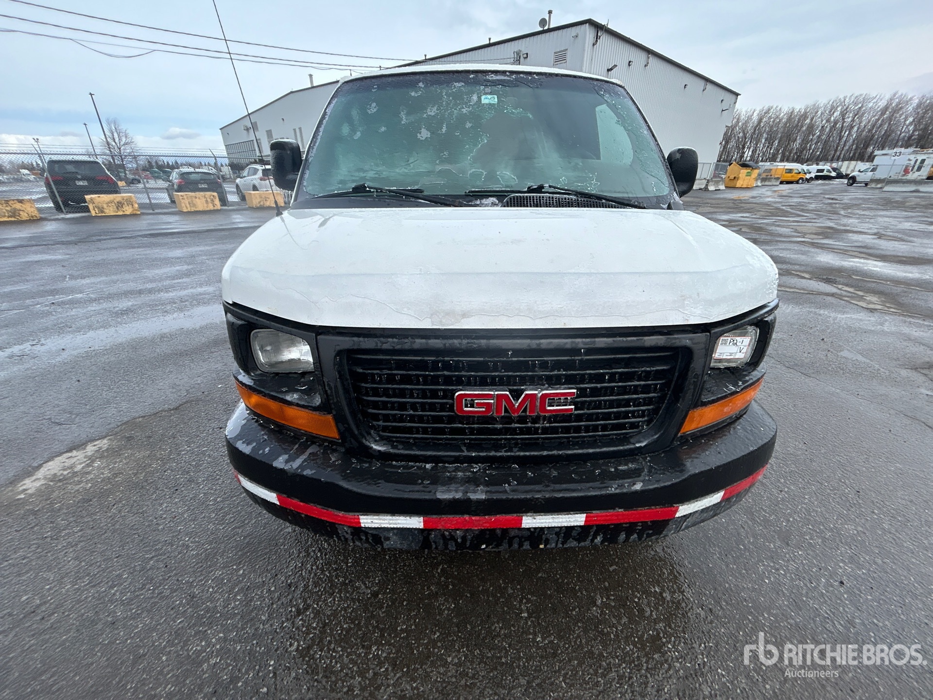 2011 GMC G2500