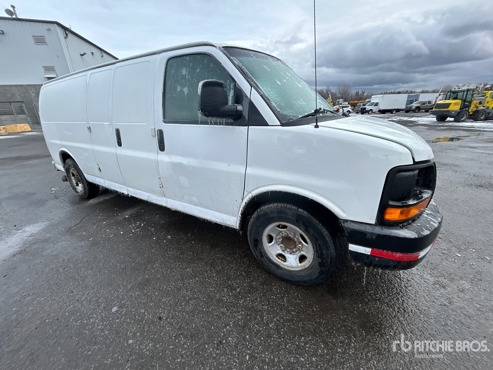 2011 GMC G2500
