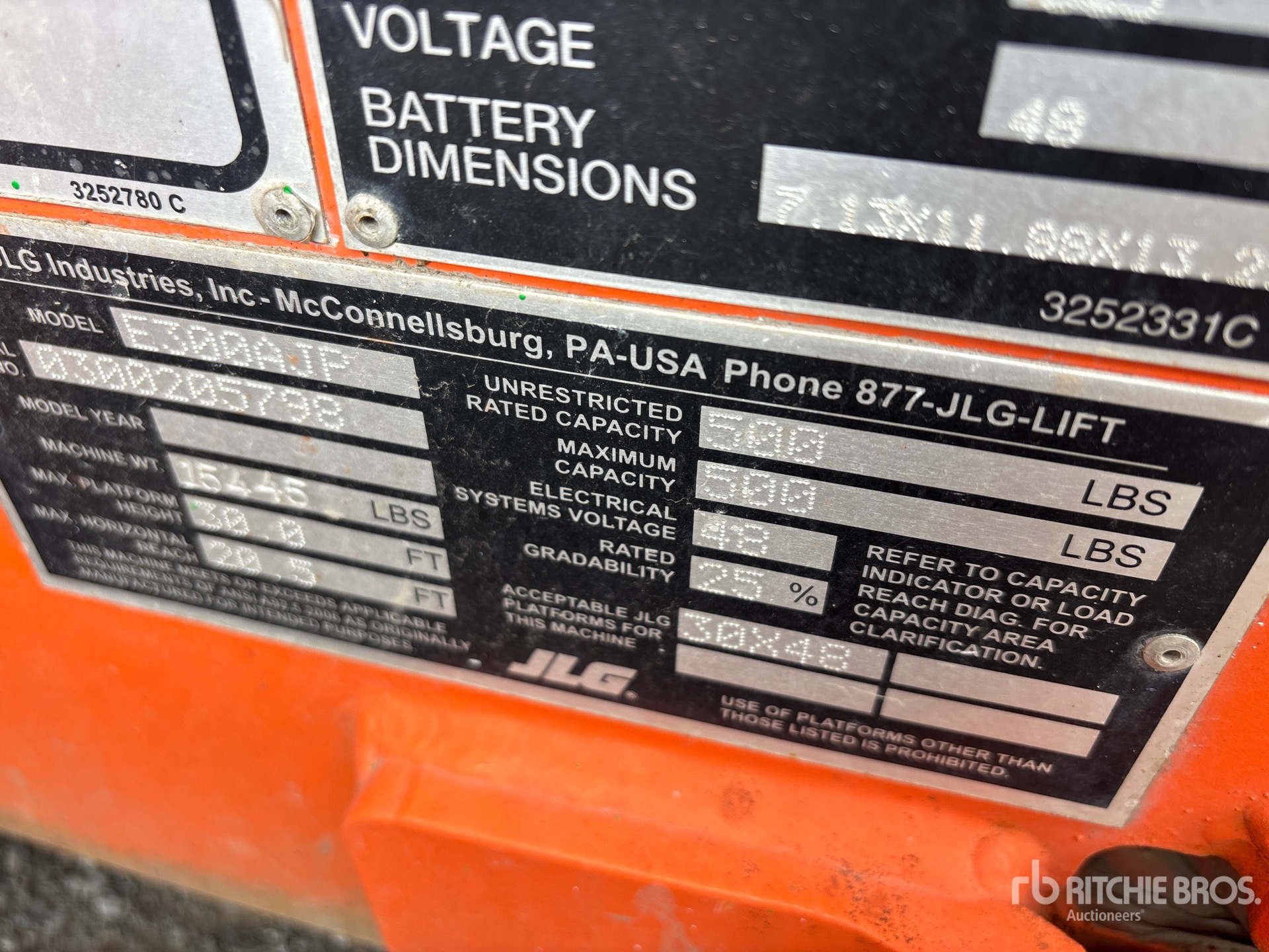 2015 JLG E300 AJP