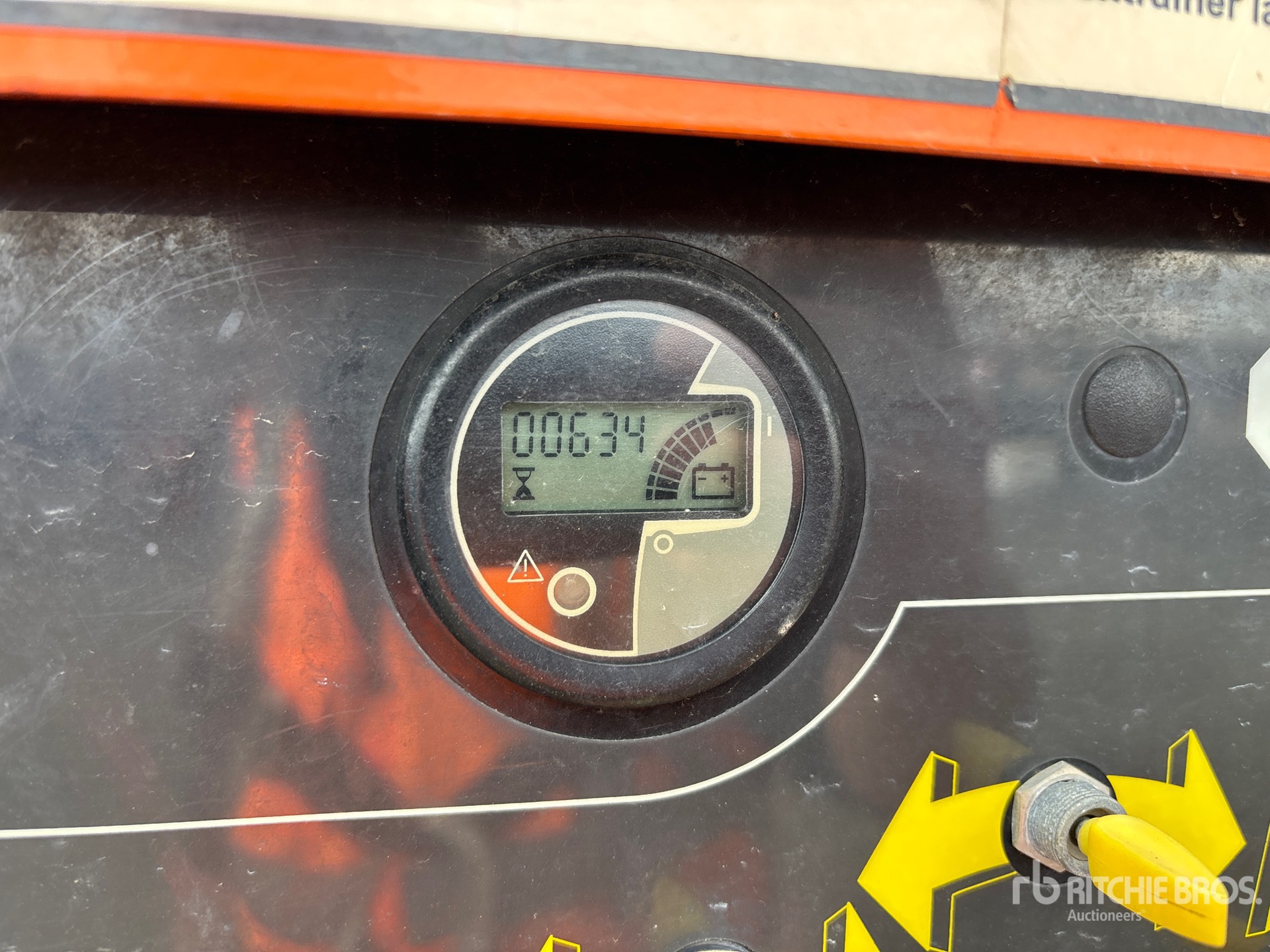 2015 JLG E300 AJP