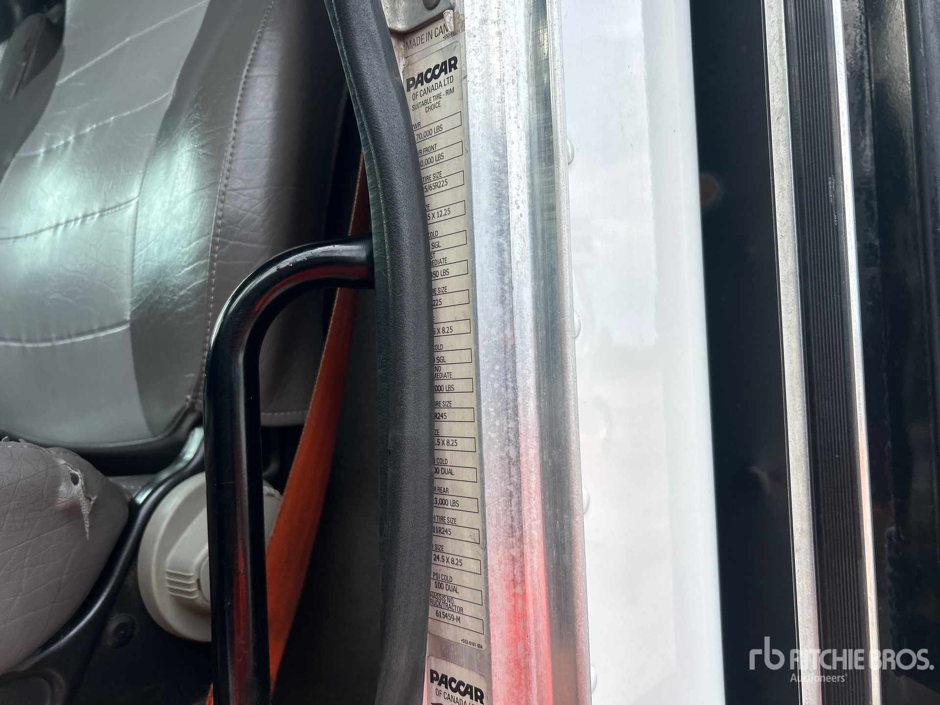 2019 Peterbilt 348