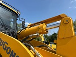 Hydraulics with Bucket Tilt Cylinders