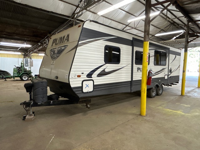 2016 Forest River Puma 28 ft T/A Travel Trailer 2016 Forest River Puma 28 ft T/A Travel Trailer