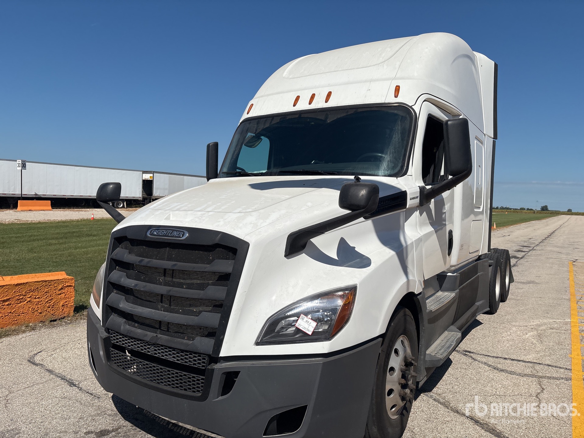 2020 Freightliner CASCADIA 126