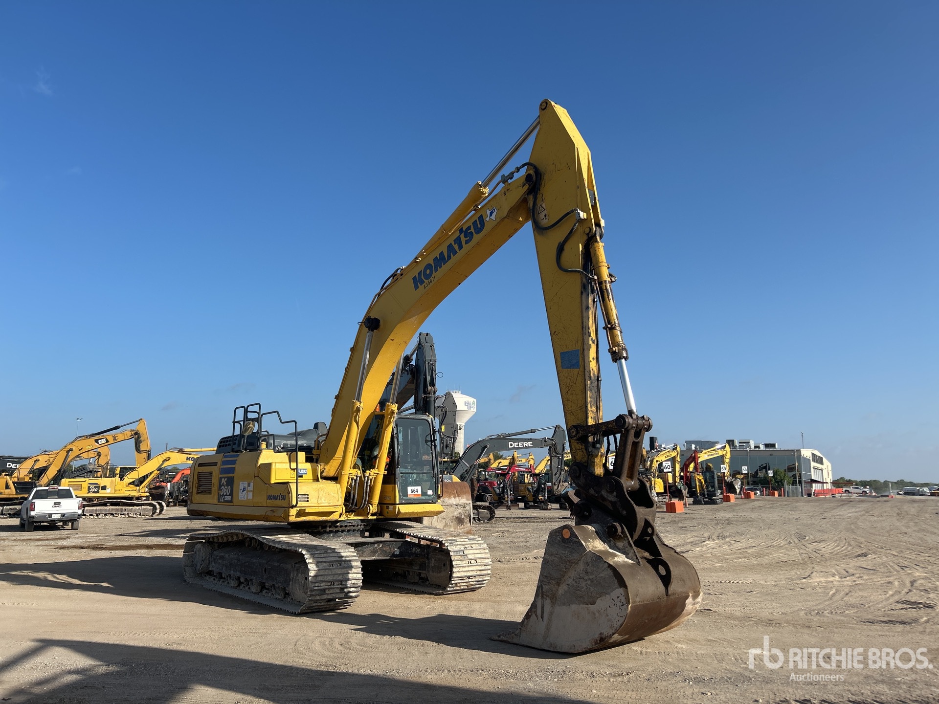 2016 Komatsu PC360LC-11