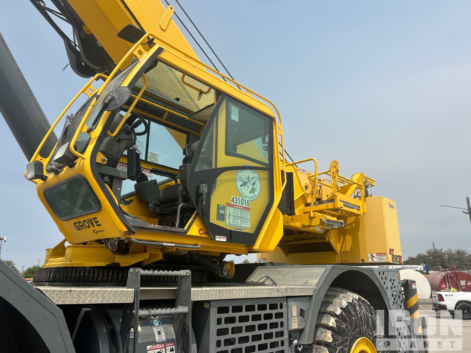 2016 Grove RT880E