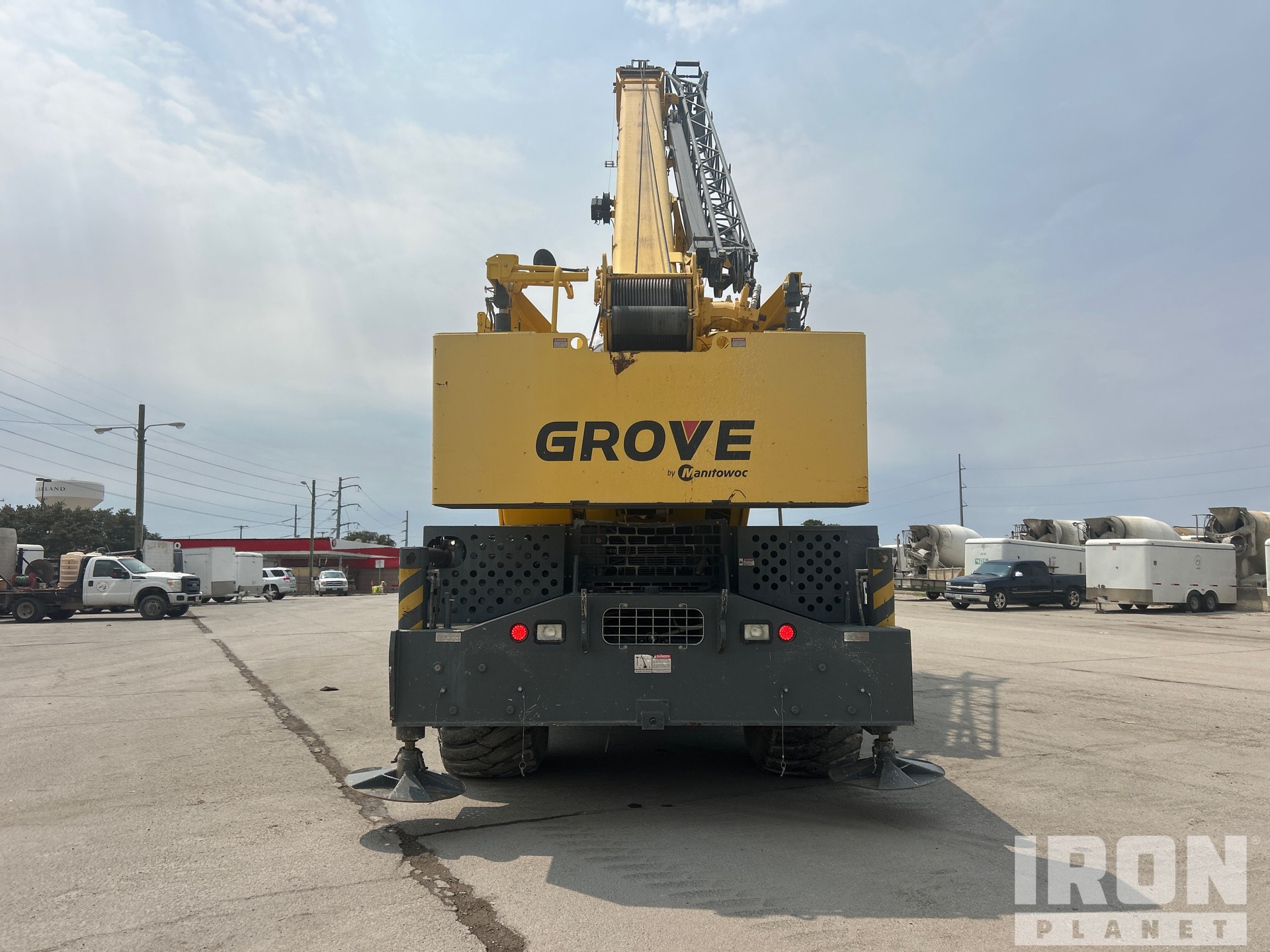 2016 Grove RT880E