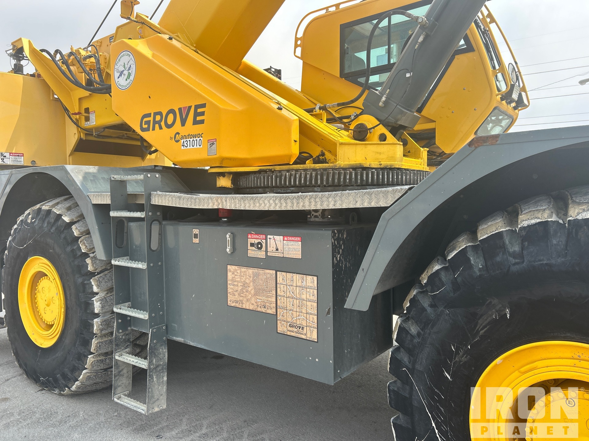 2016 Grove RT880E
