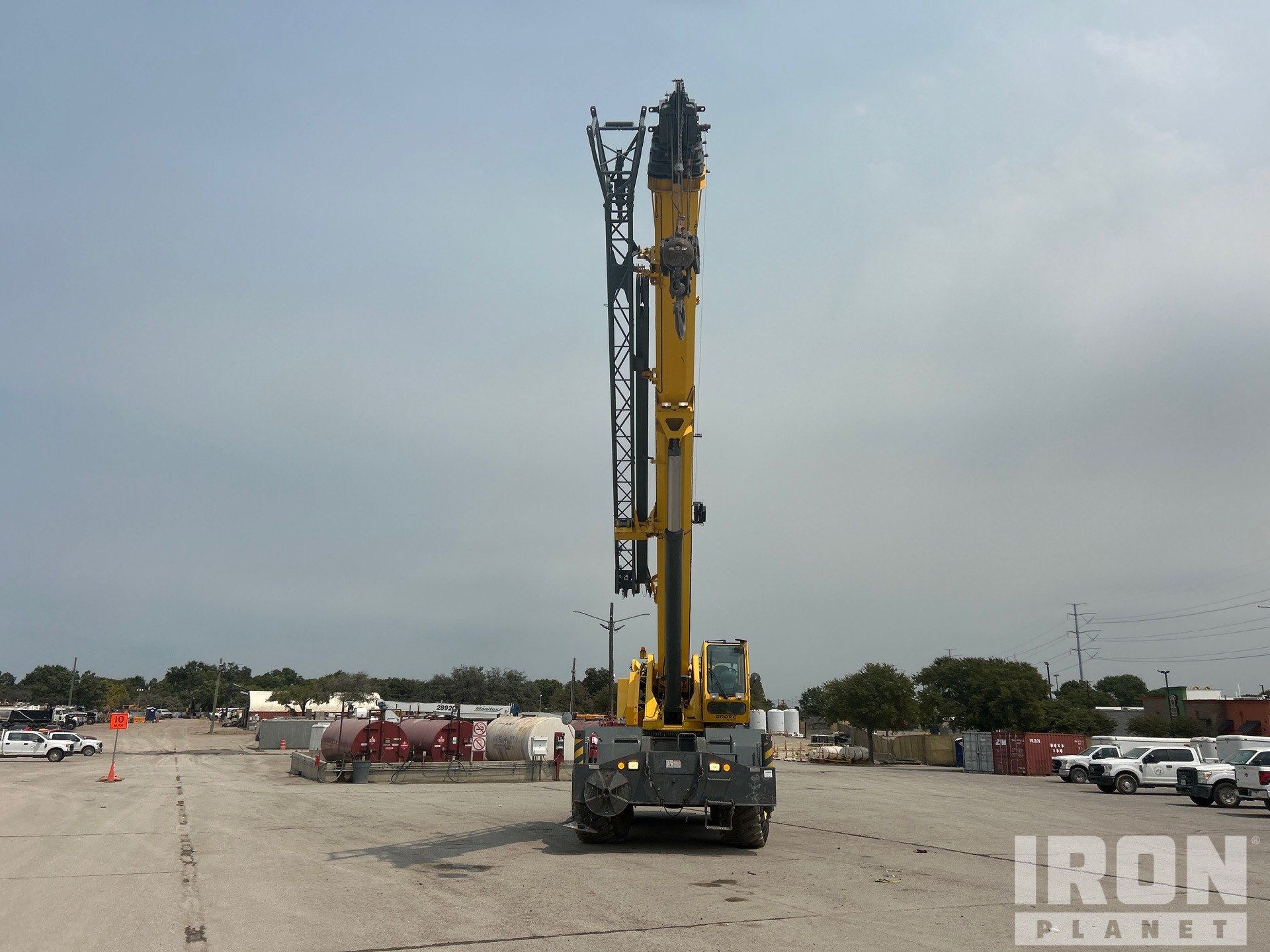 2016 Grove RT880E