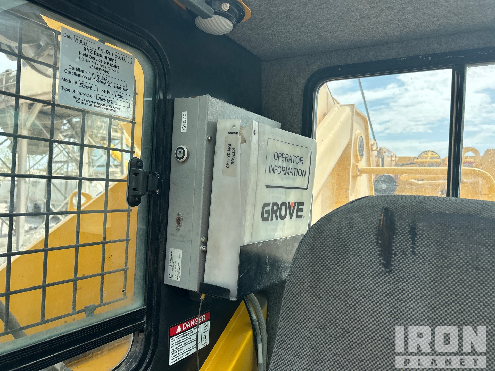 2010 Grove RT700E
