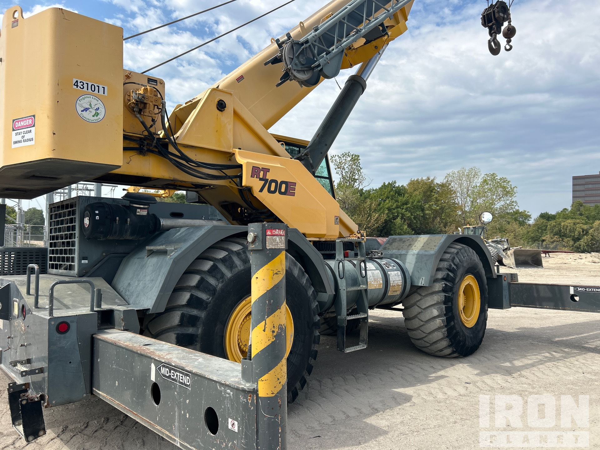 2010 Grove RT700E