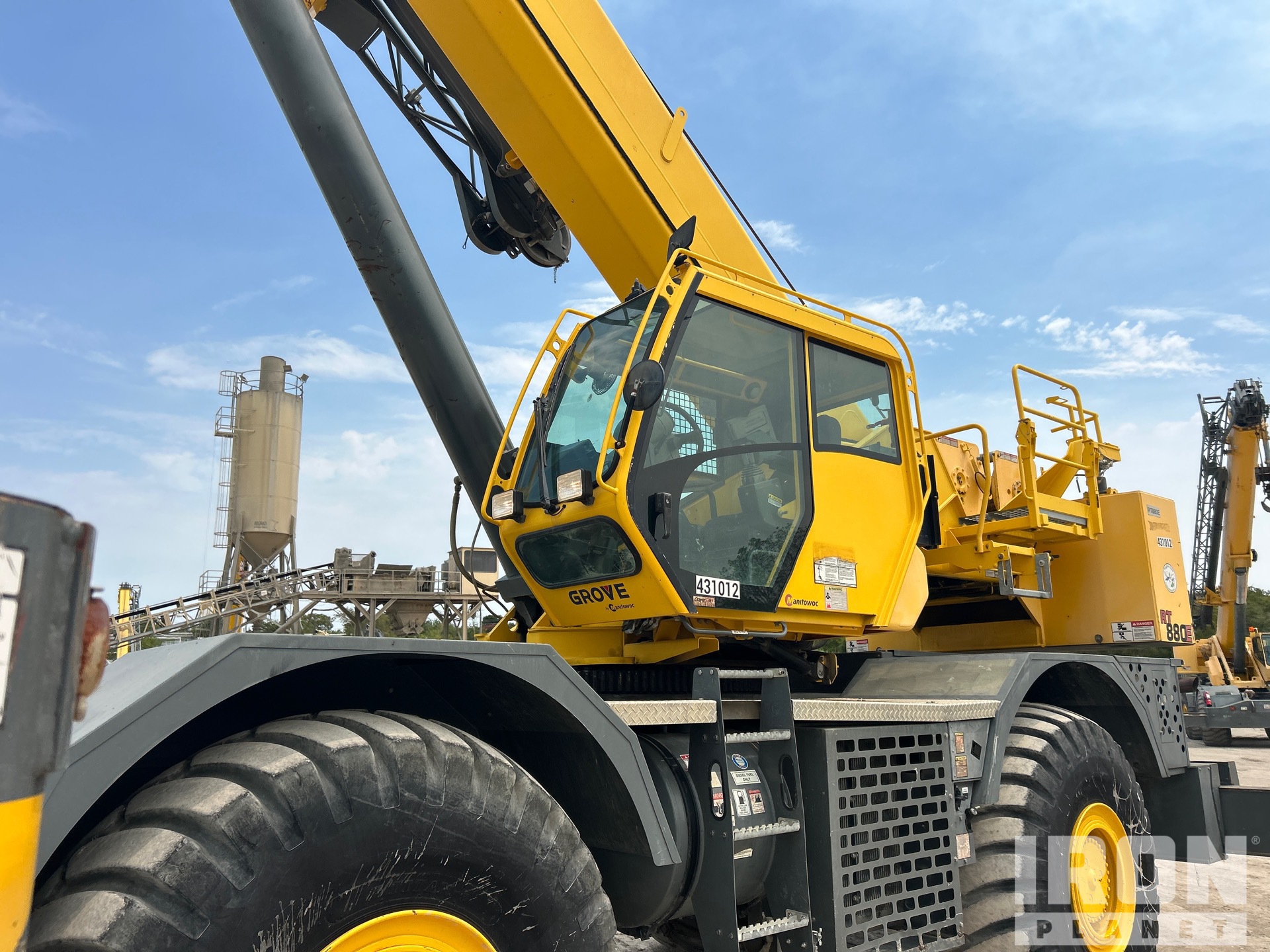 2014 Grove RT880E