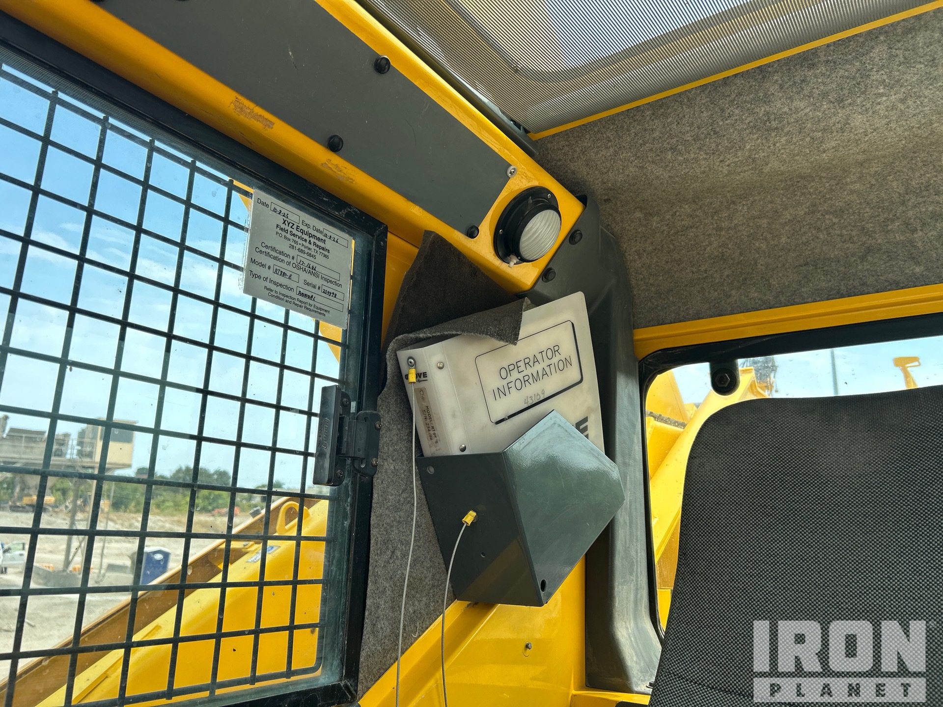 2014 Grove RT880E