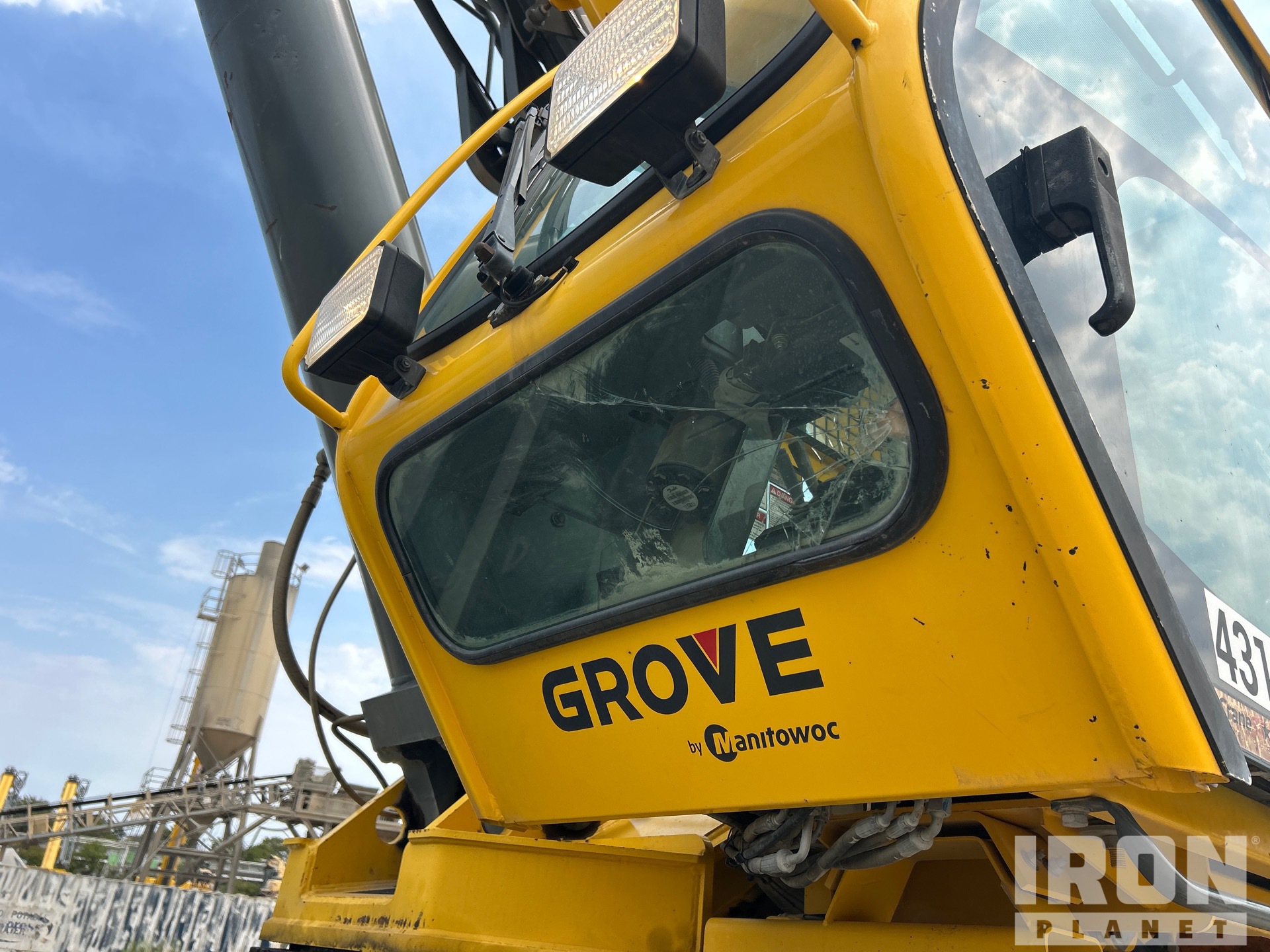 2014 Grove RT880E