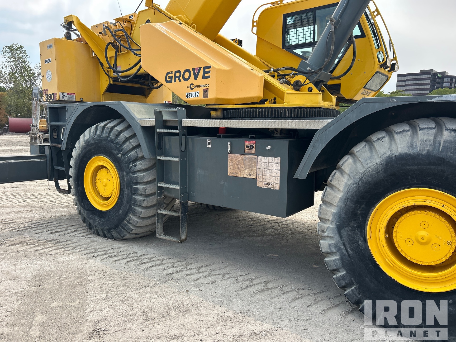 2014 Grove RT880E