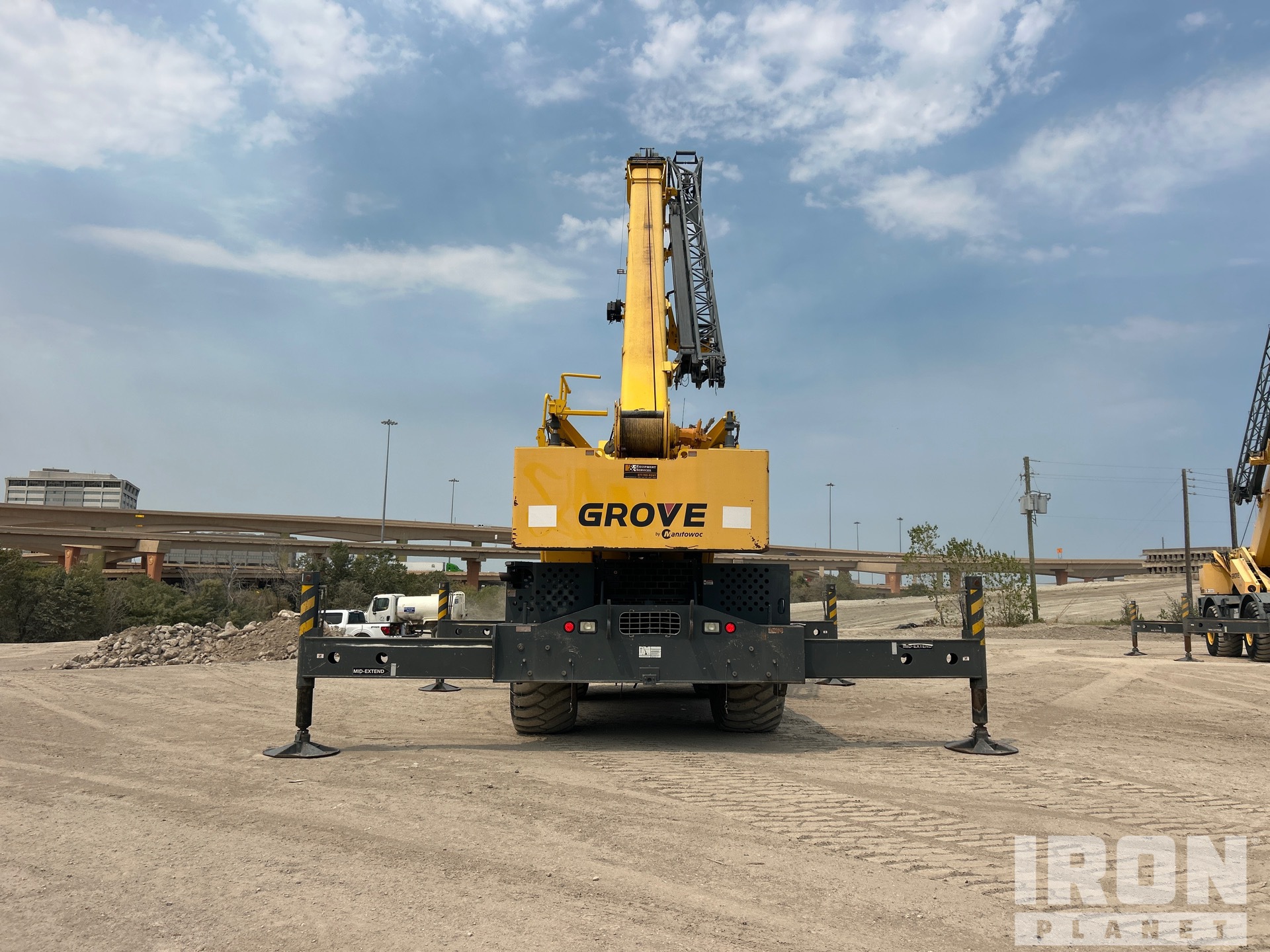 2014 Grove RT880E