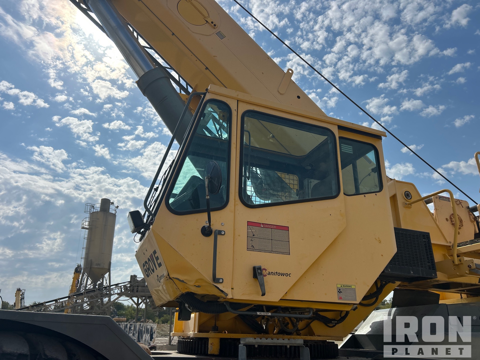2010 Grove RT700E
