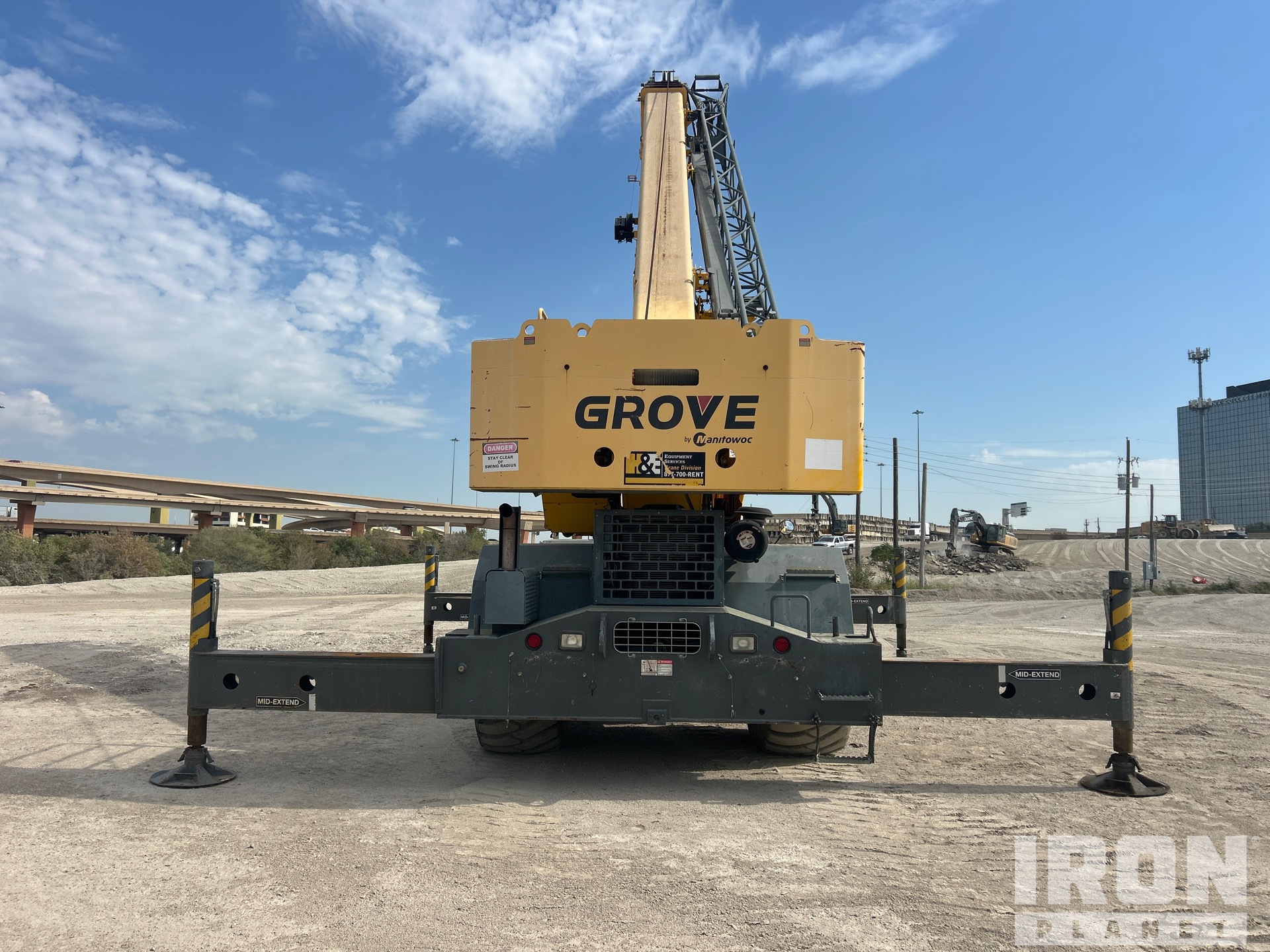 2010 Grove RT700E