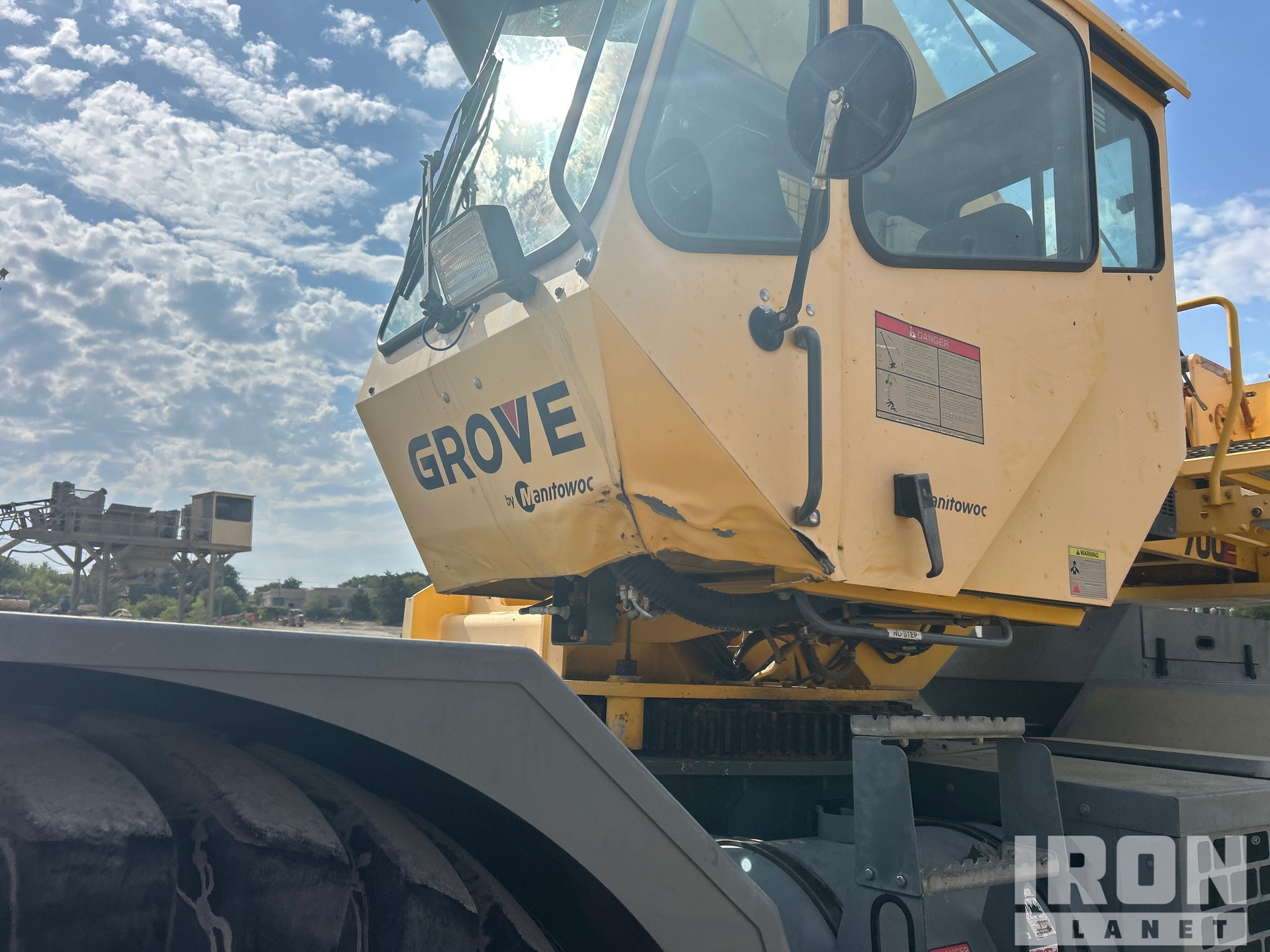 2010 Grove RT700E