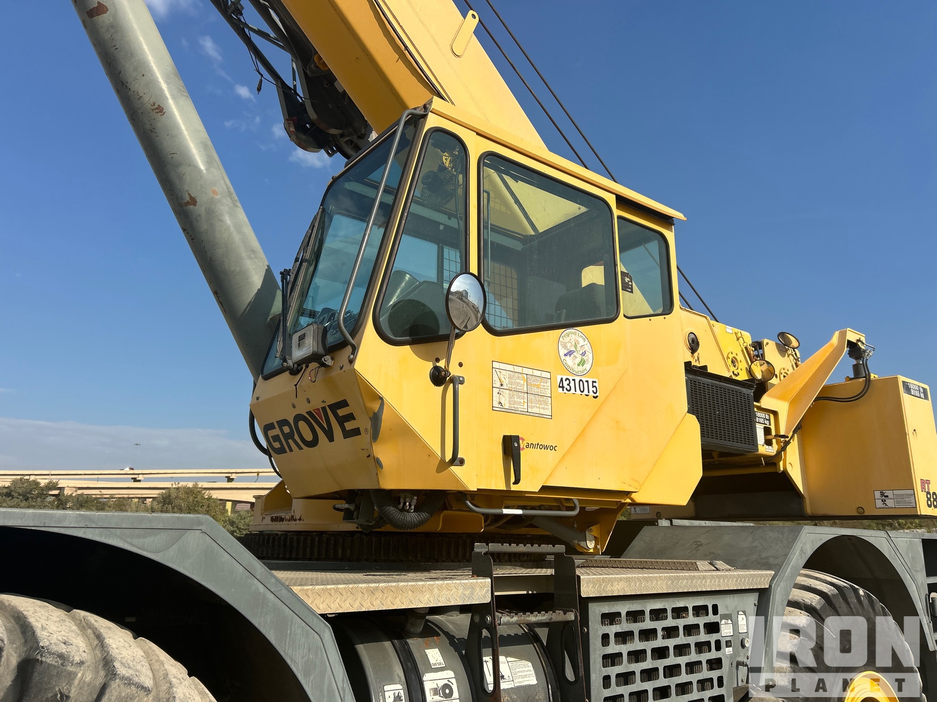 2010 Grove RT880E