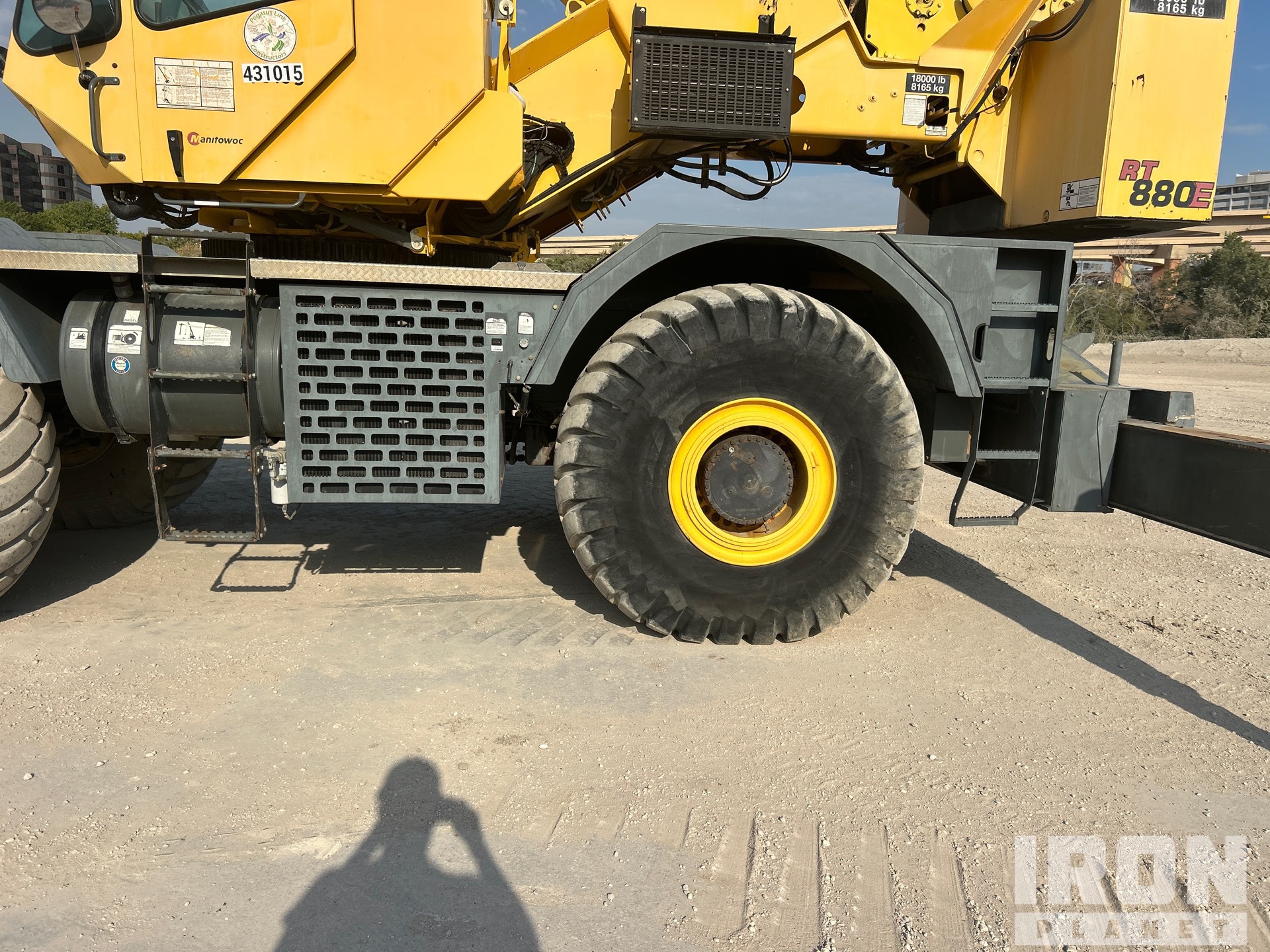 2010 Grove RT880E