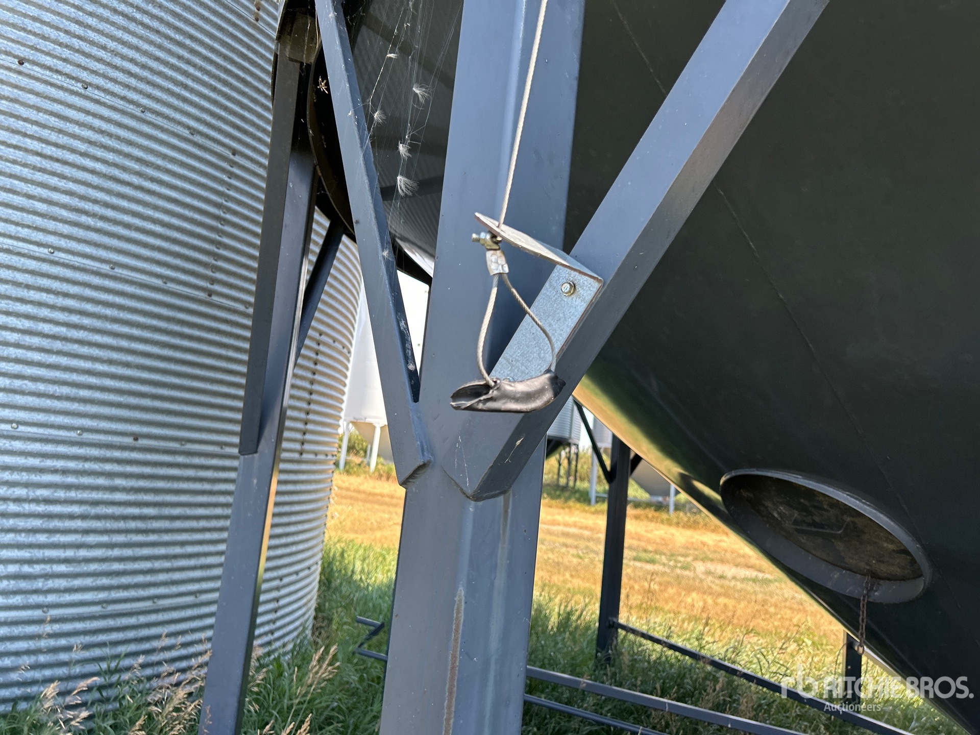 Viterra +/- 4900 BU 5 RING HOPPER