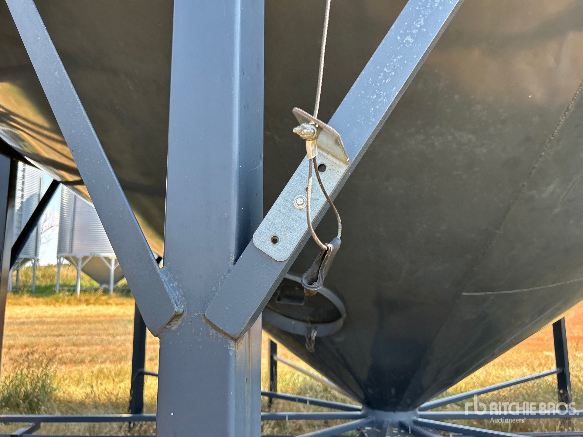 Viterra +/- 4900 BU 5 RING HOPPER