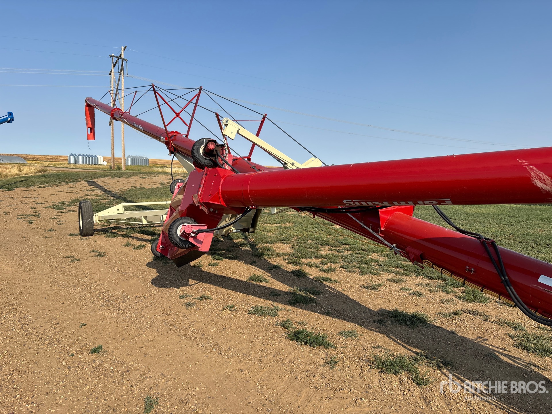 2019 Farm King 1370