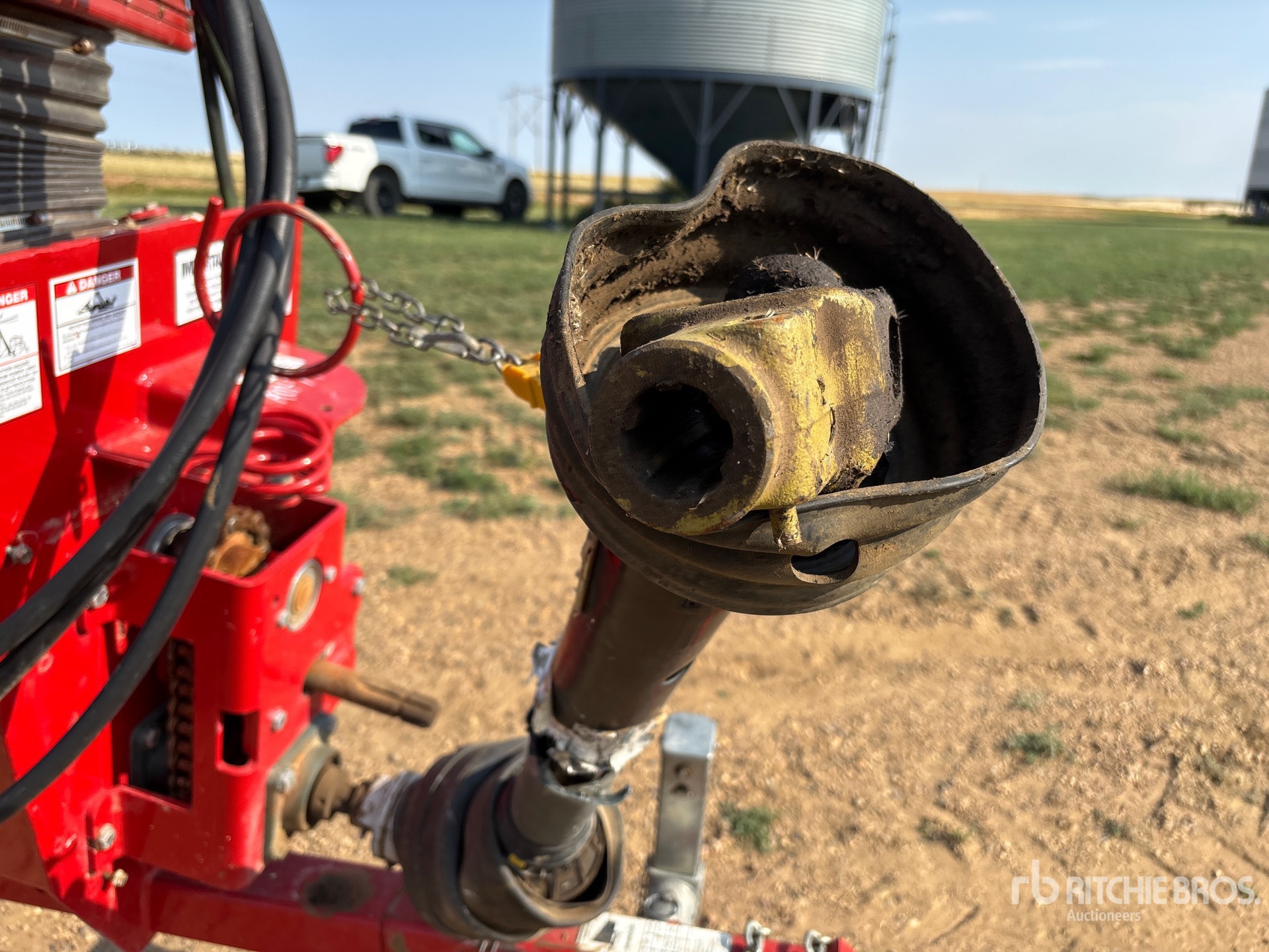 2019 Farm King 1370