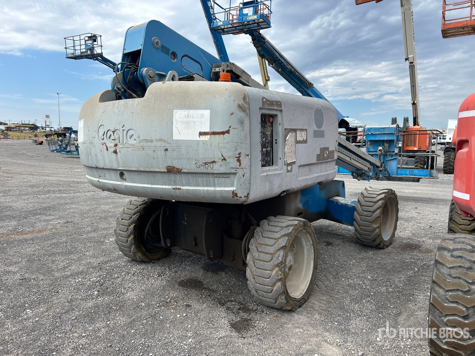 2010 Genie S-60X