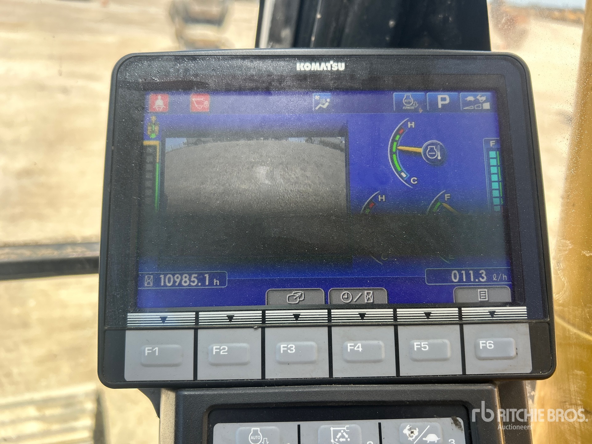 2017 Komatsu PC360LC-11