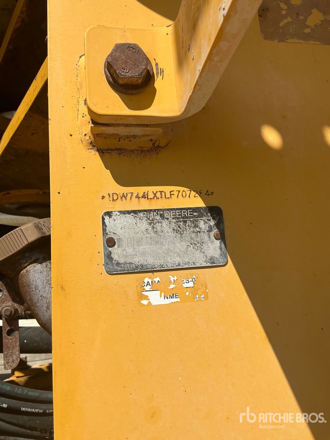 2020 John Deere 744L