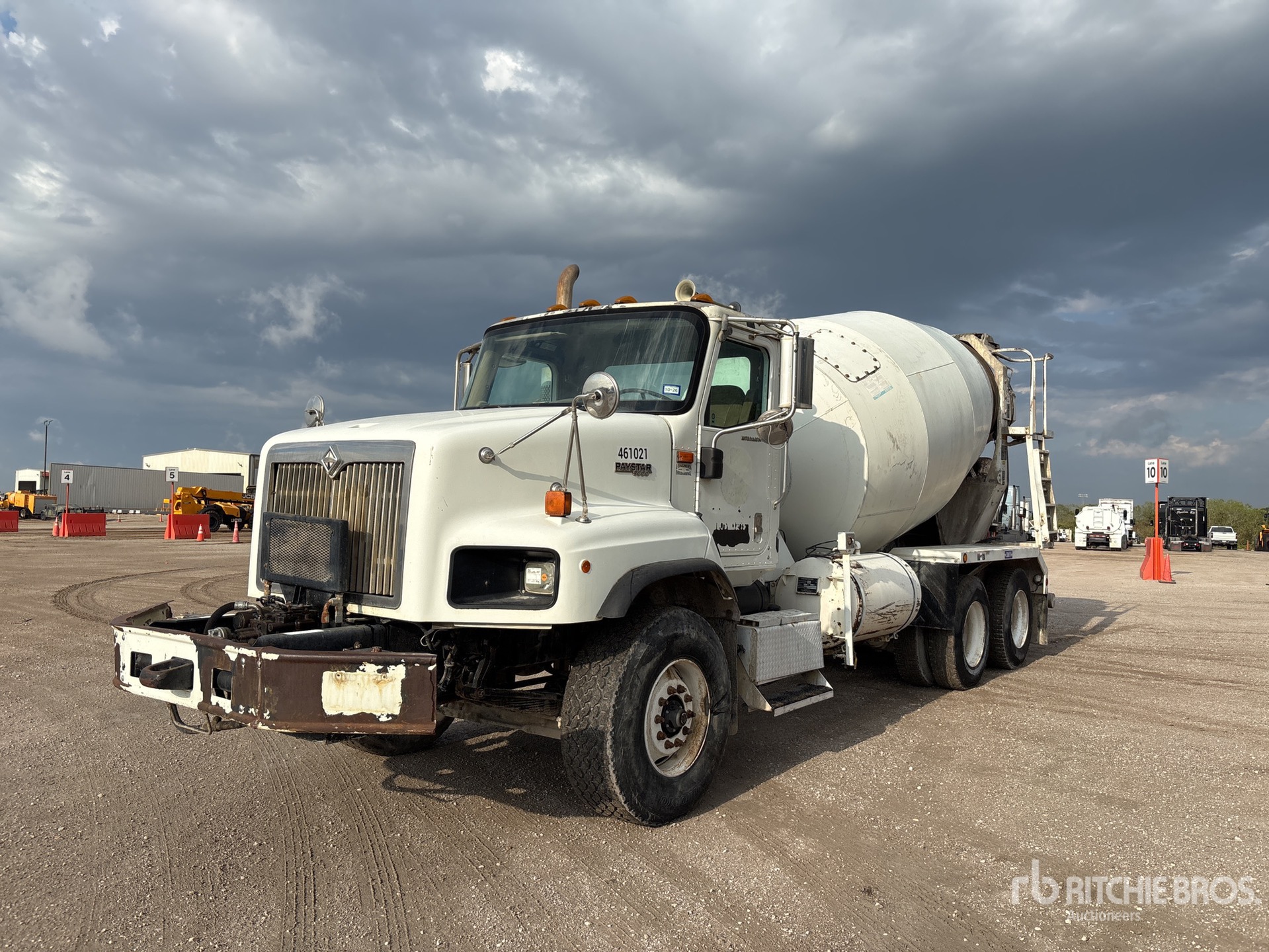 Photo of 2007 International PAYSTAR 5600I