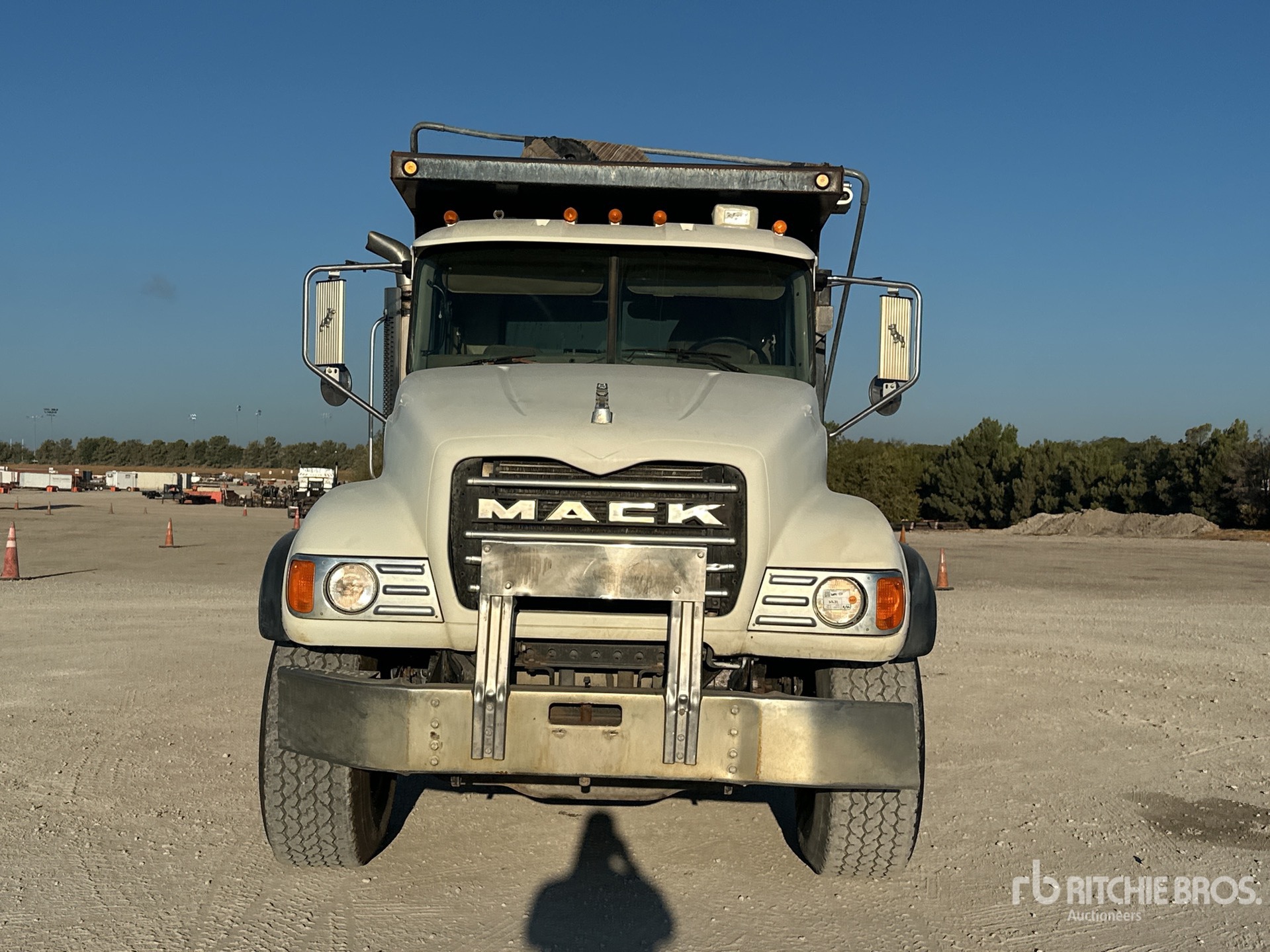 2007 Mack CV713