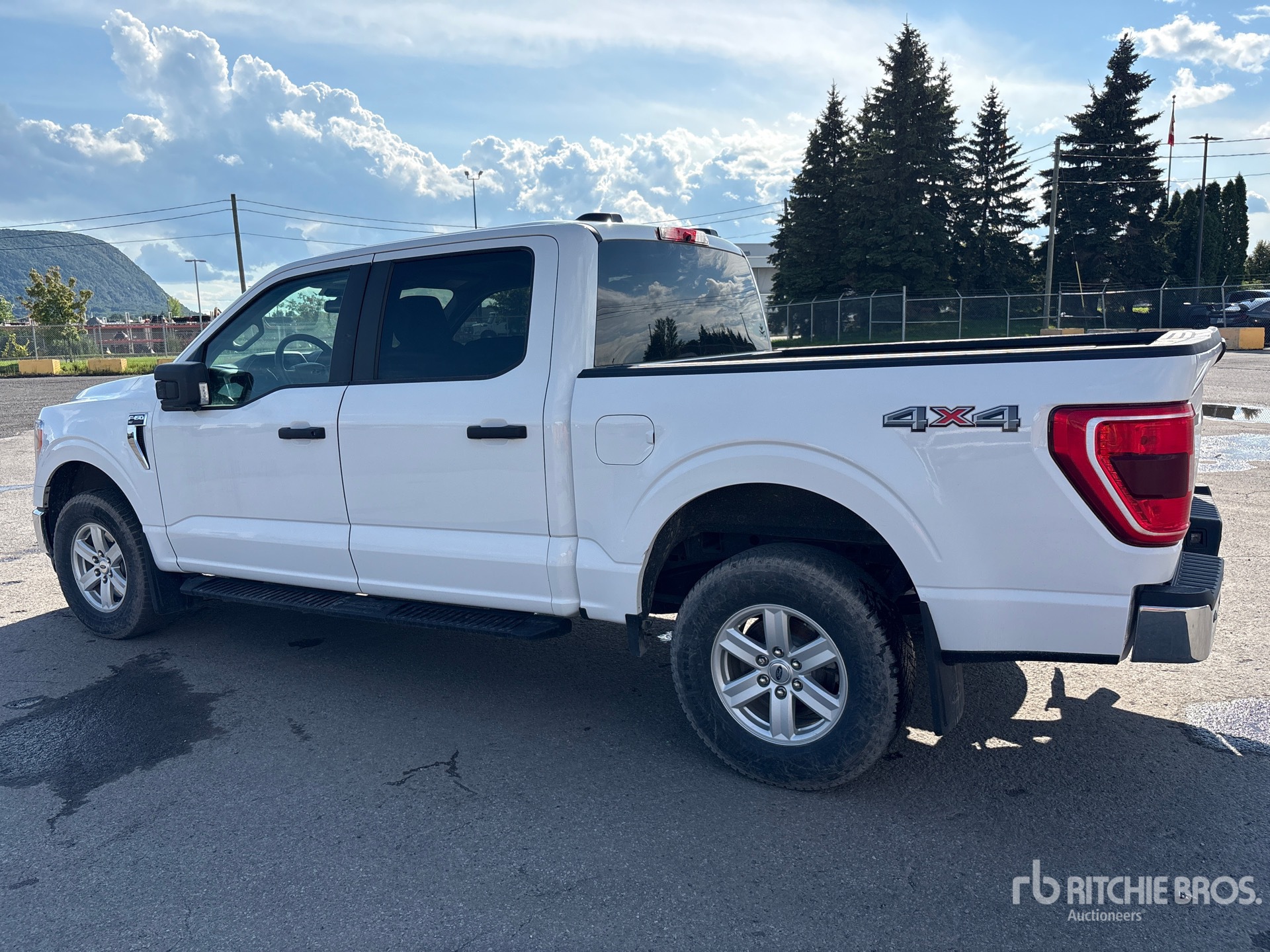 General Appearance with Picture, Left Rear Corner