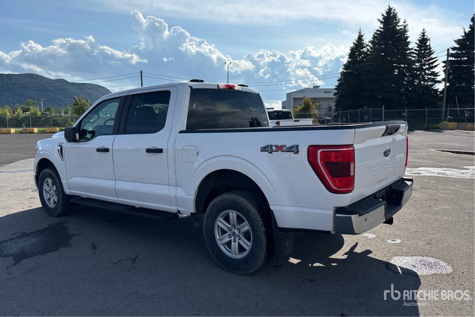 General Appearance with Picture, Left Rear Corner