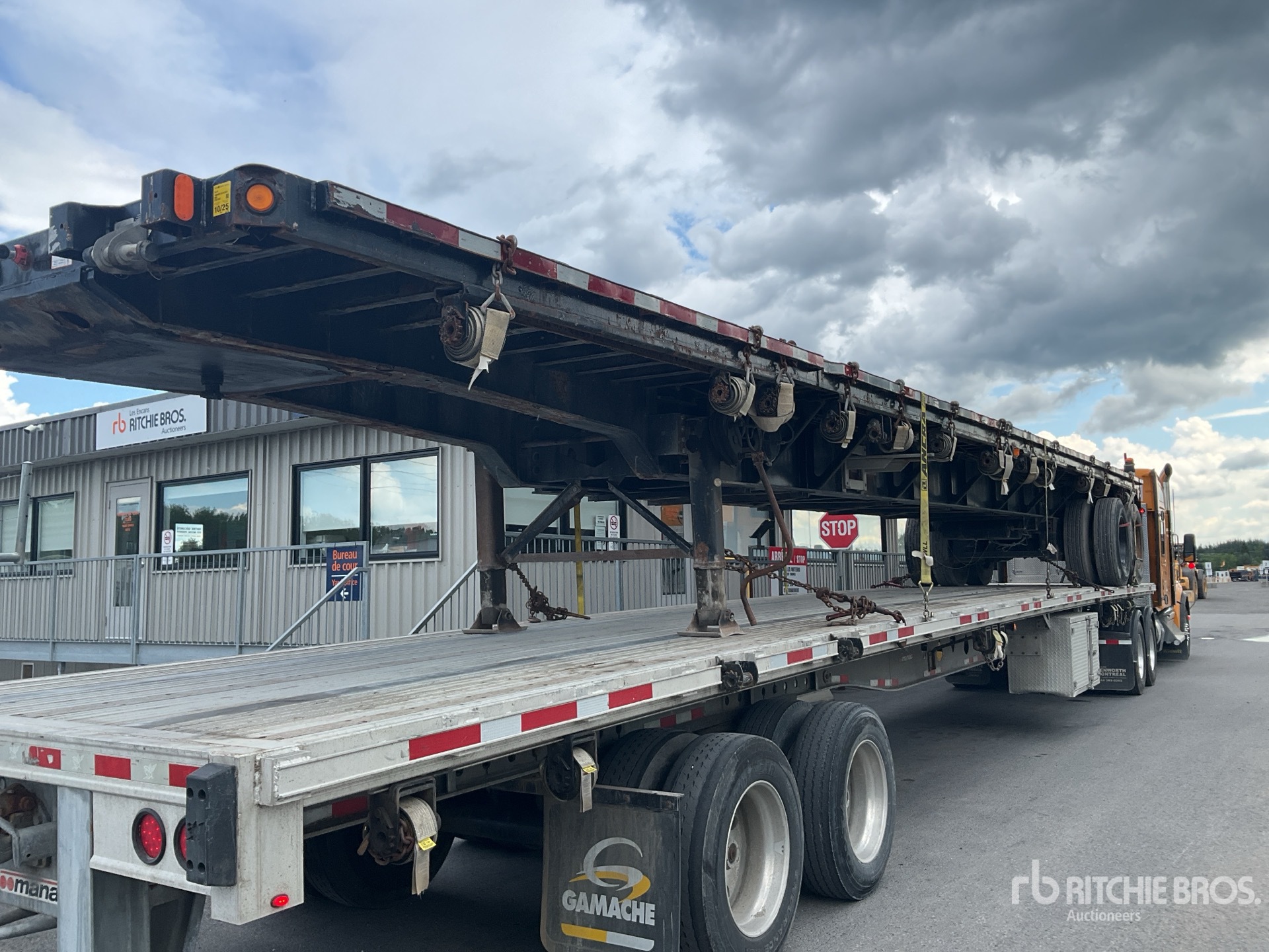 2005 Fontaine 48 ft T/A Extendable