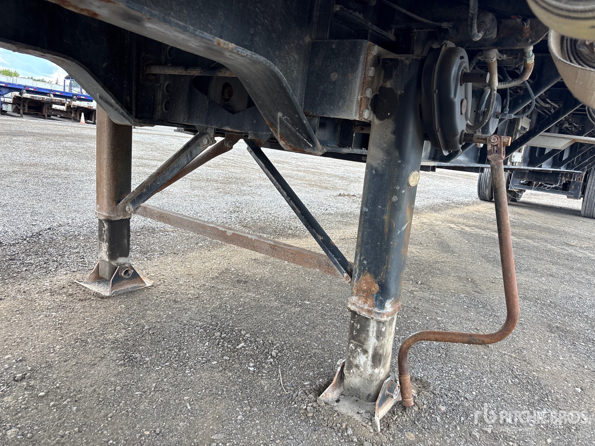 2005 Fontaine 48 ft T/A Extendable