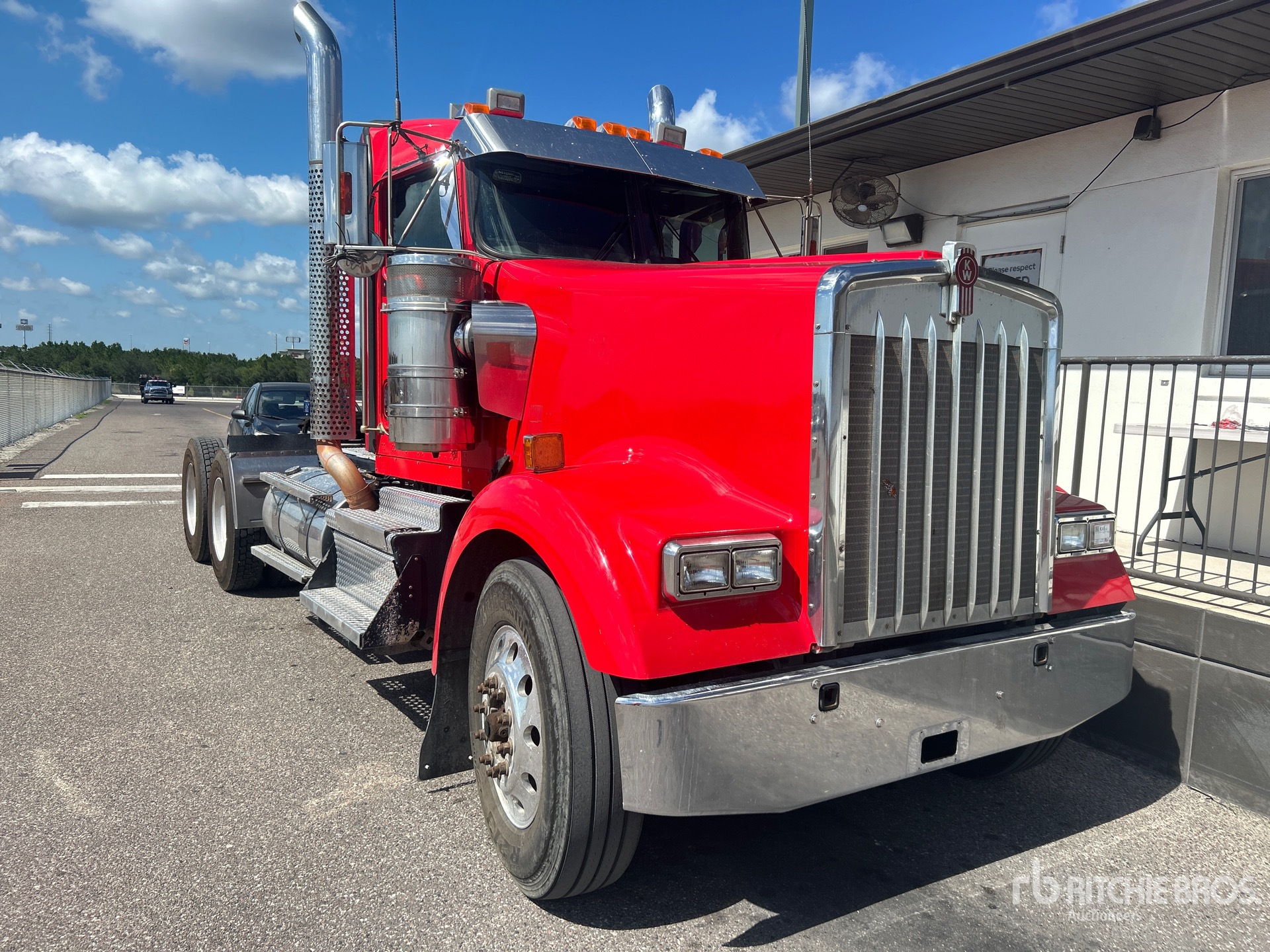 2021 Kenworth W900