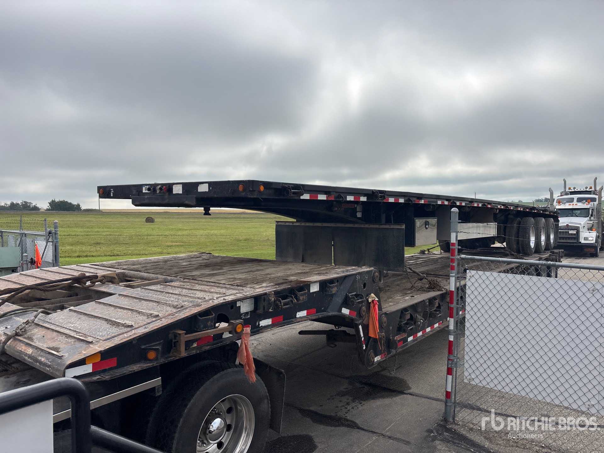 2008 Doepker 49 ft Tri/A
