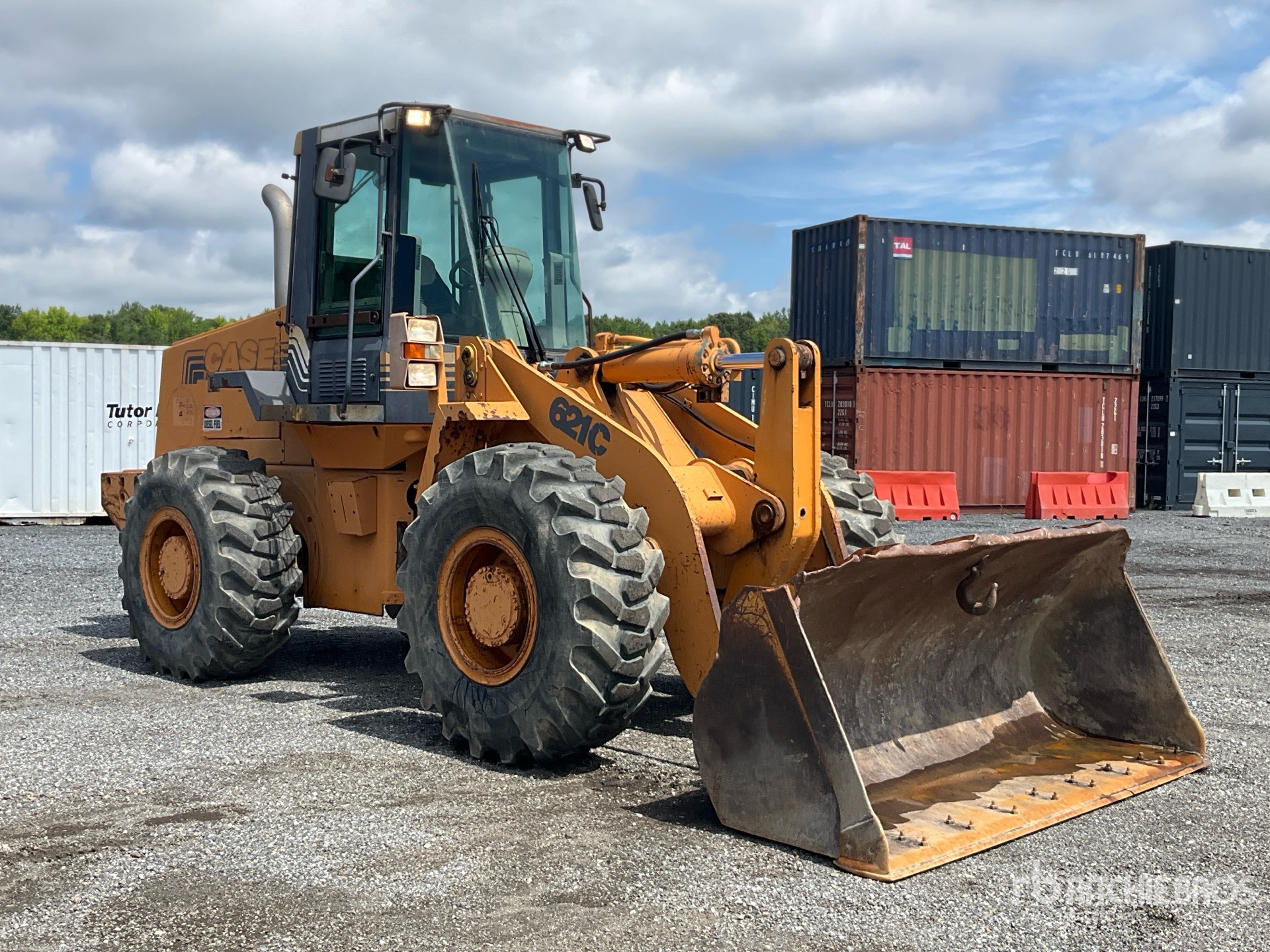 2000 Case 621C