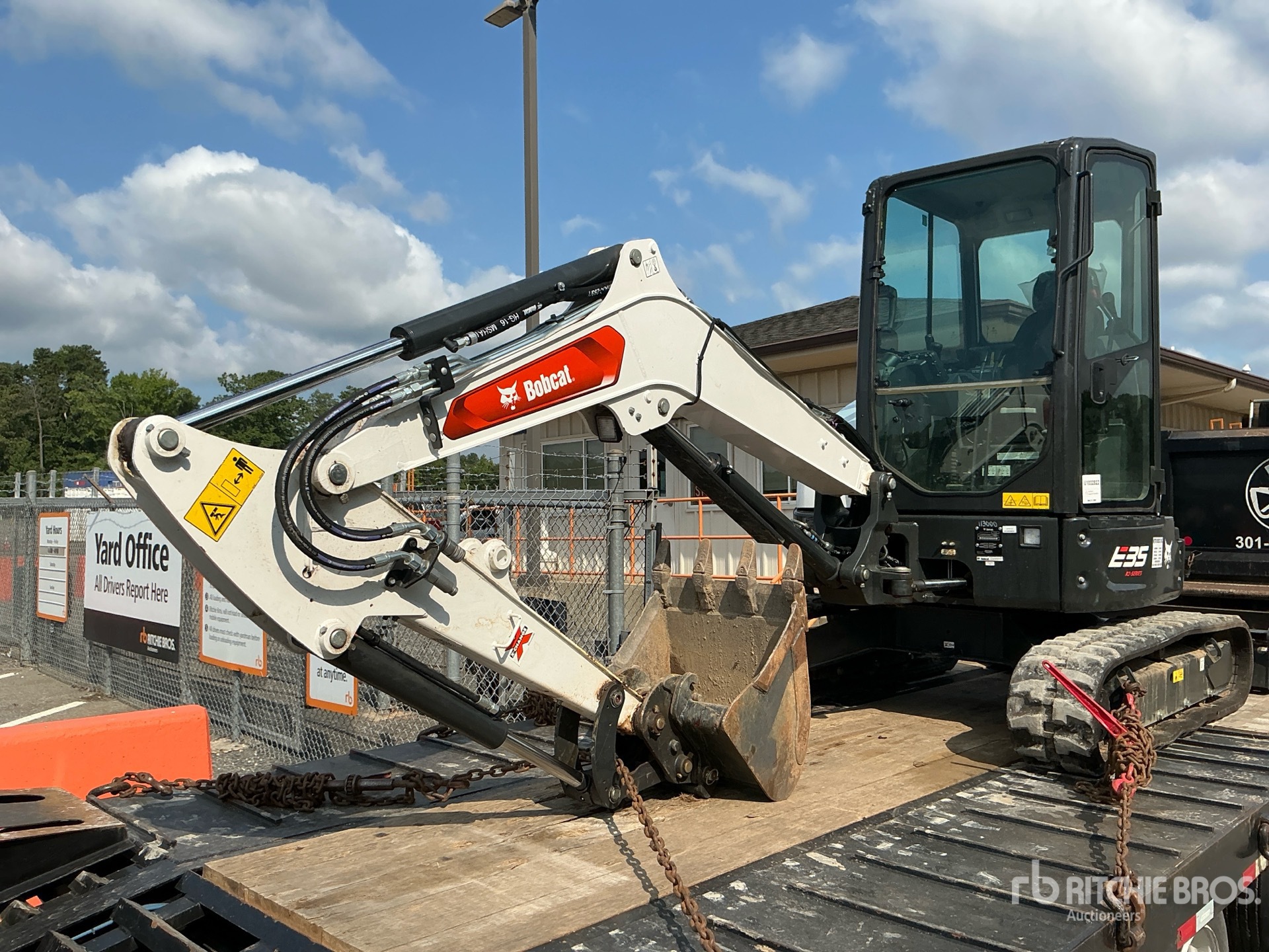 2025 Bobcat E35