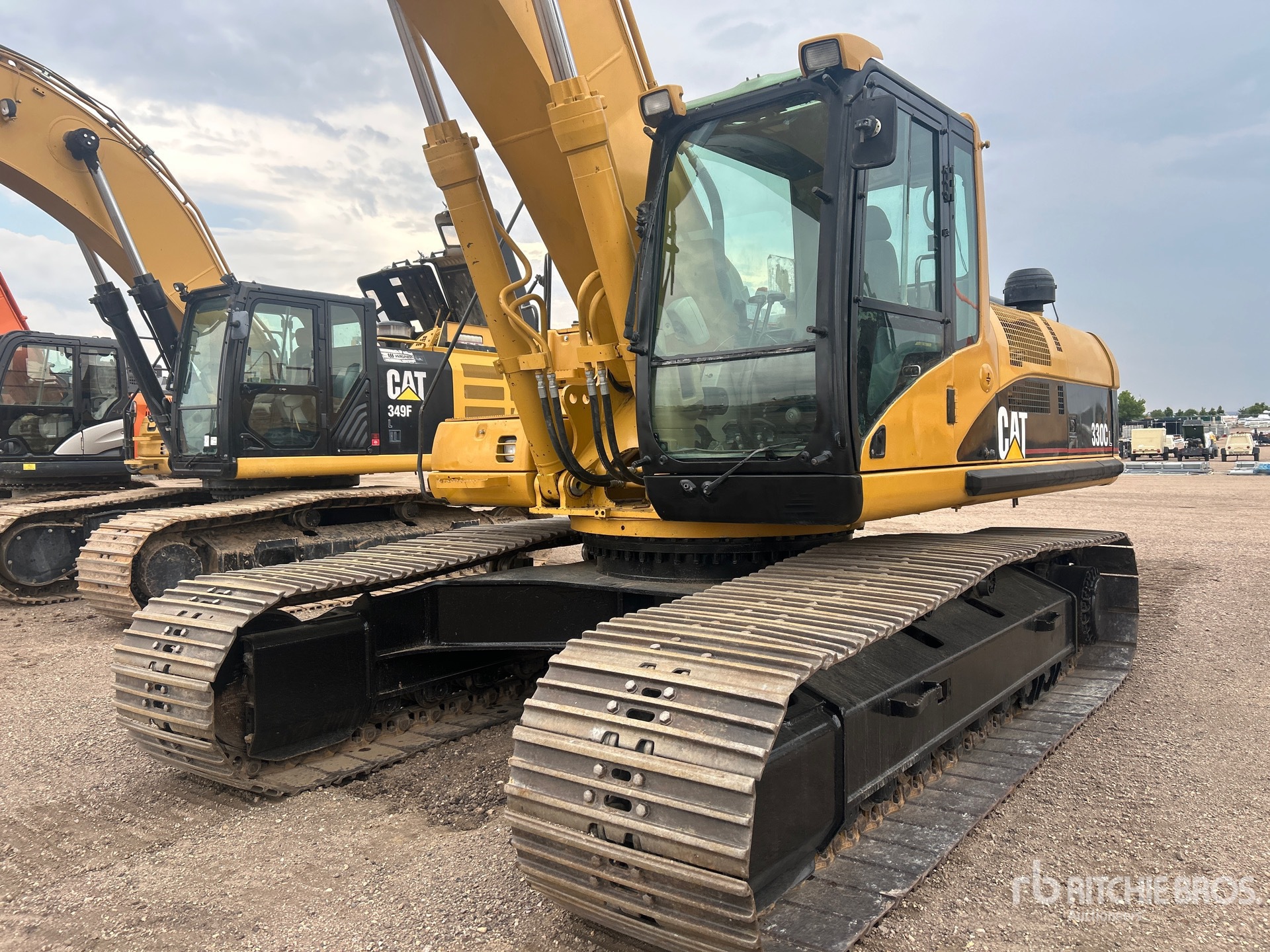 2003 Caterpillar 330C L