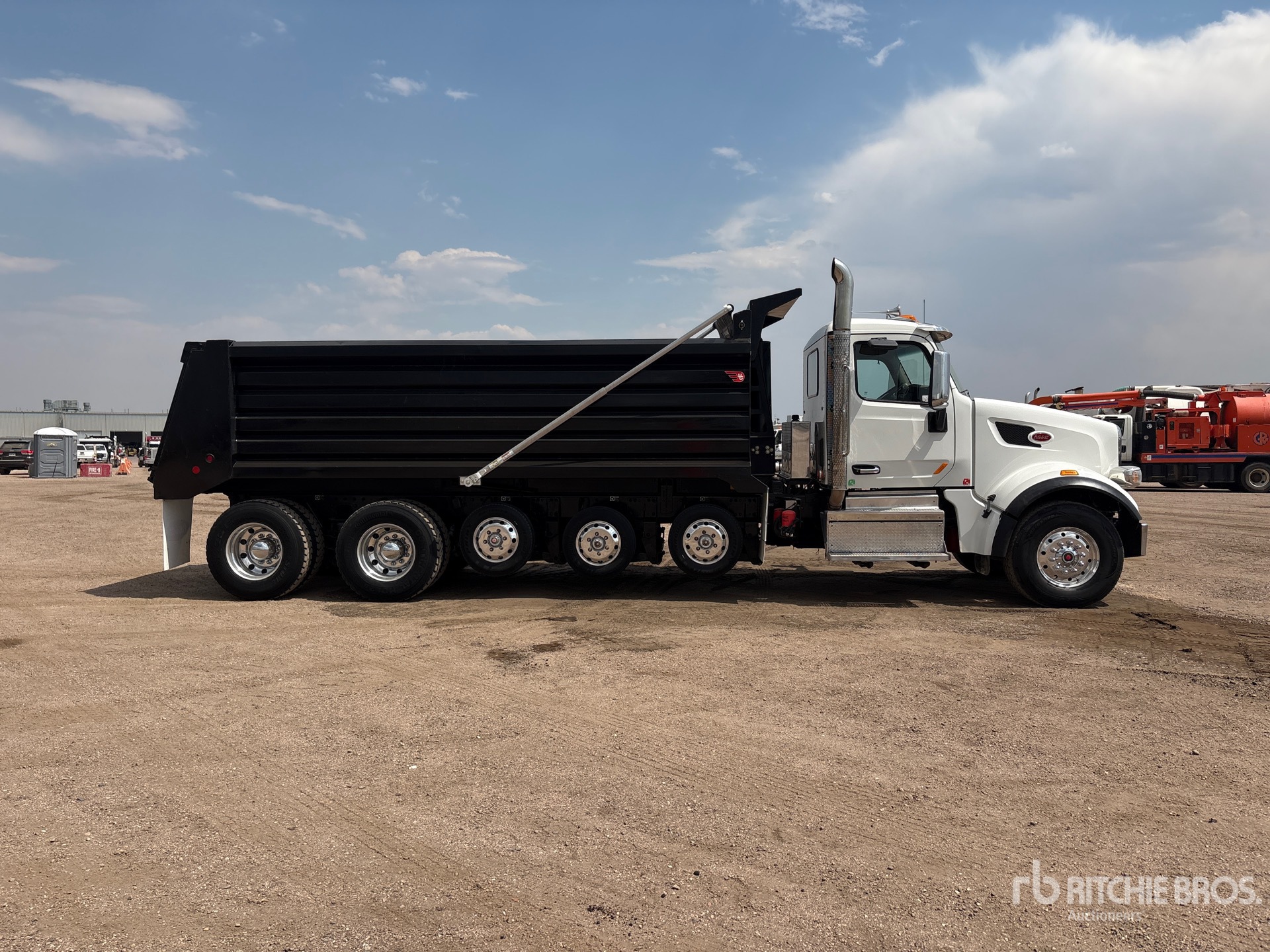 2020 Peterbilt 567
