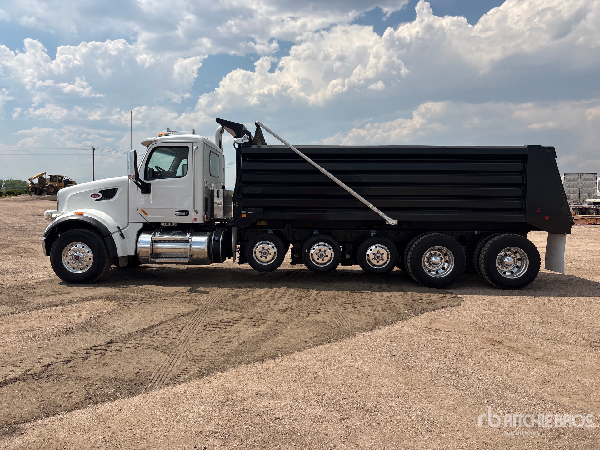 2020 Peterbilt 567